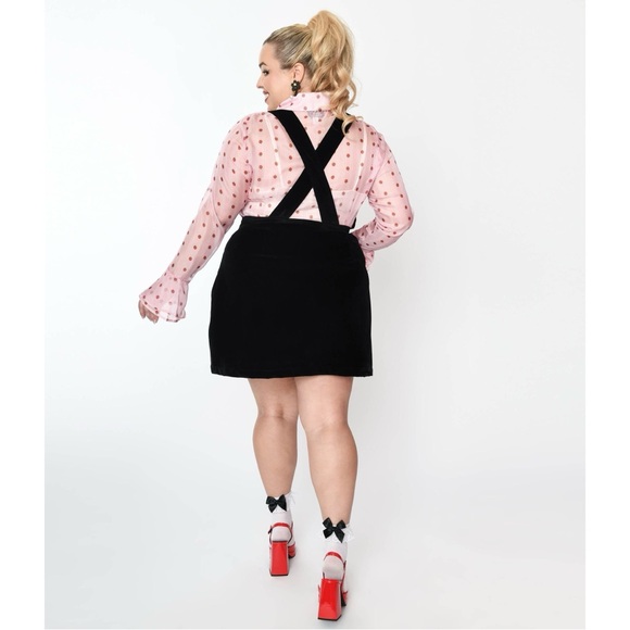 Unique Vintage Smak Parlour Black Strawberry Pinafore - Picture 3 of 6